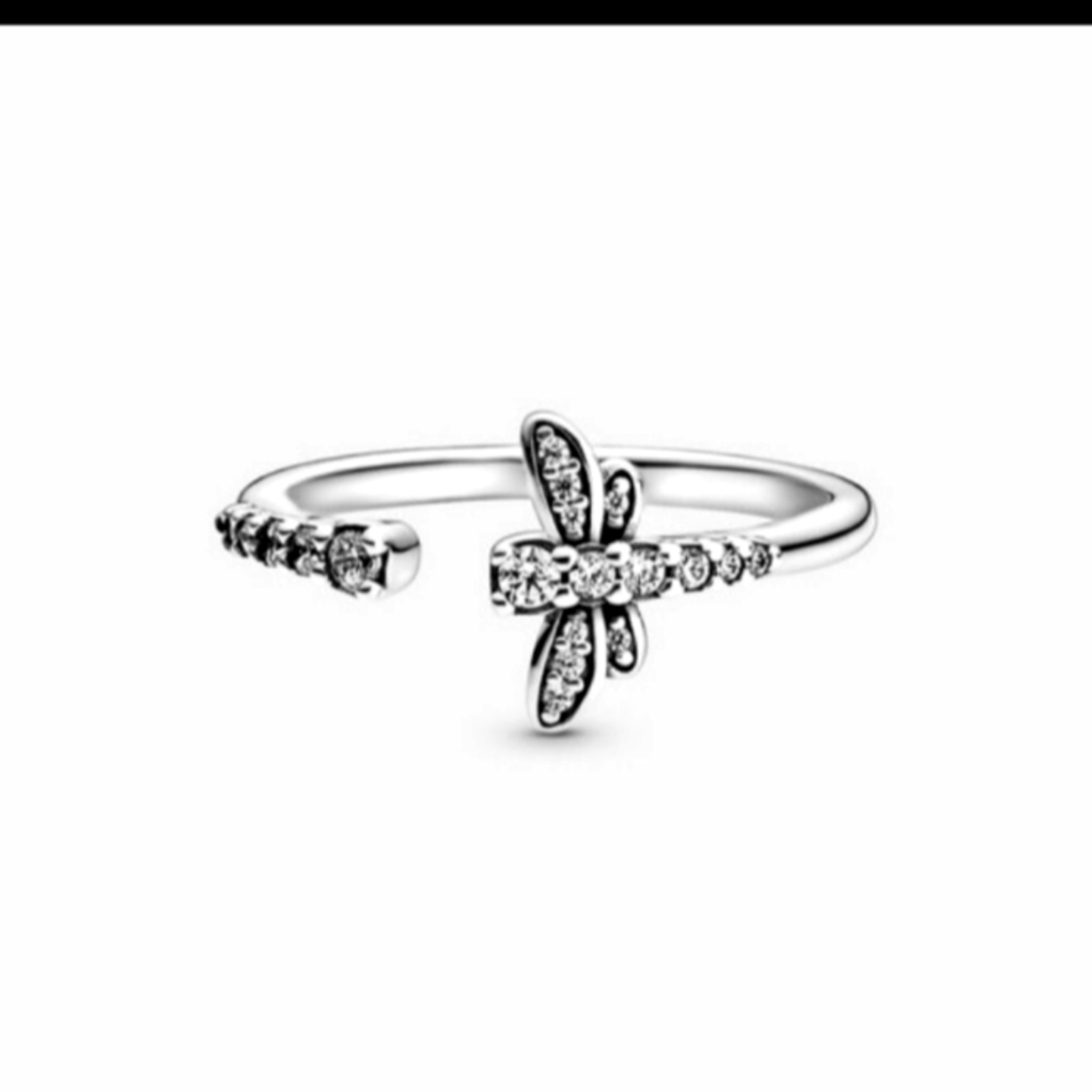 NWOT Pandora sparkle dragonfly ring.